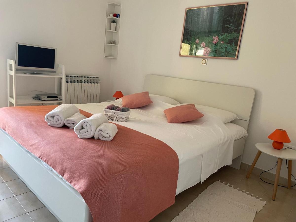 Apartments Bor 梅杜林 外观 照片